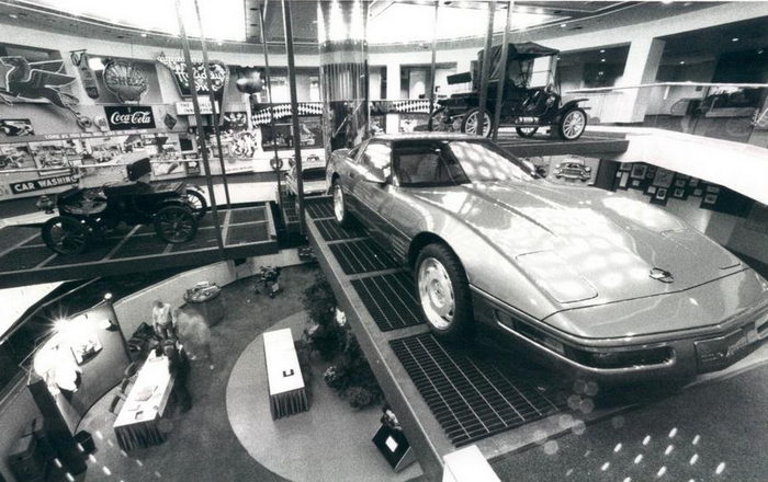 AutoWorld (Six Flags AutoWorld) - Old Photo